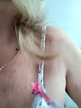 gentleblonde's cam snapshot