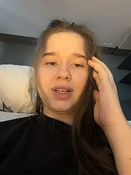 HornyGirlH live sex cam