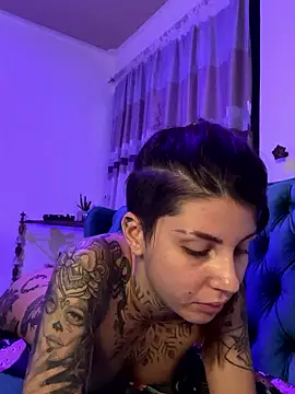 Izy_cute_ live sex cam