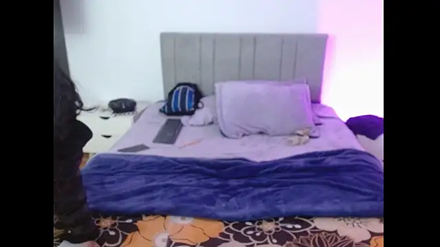 eilynro's cam snapshot