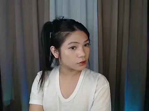 Kisses-For-You live sex cam