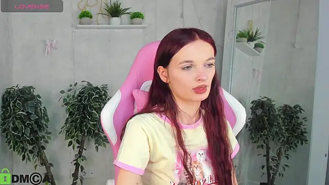 Alicia_Adammss's cam snapshot