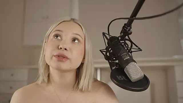 KessyPlaudis live sex cam