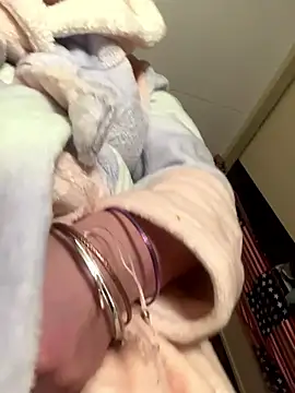 CUMFOREVERY1nTitTiES2's cam snapshot