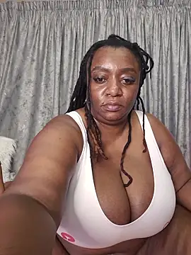 ThickianaRider live sex cam