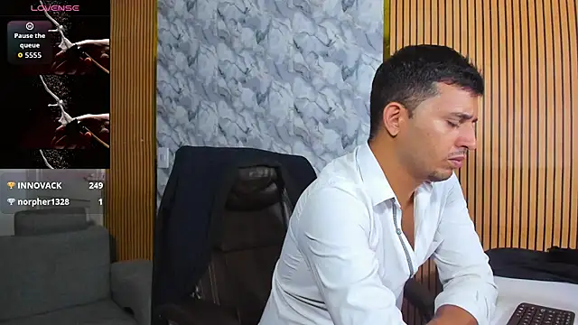 Hideintheoffice's cam snapshot