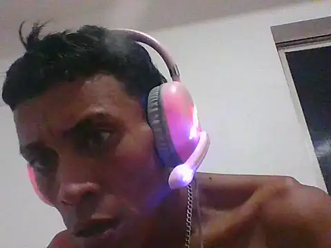 Skinny_horny_boy's cam snapshot