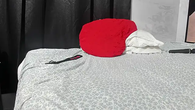 pervert_extrabigboobs's cam snapshot