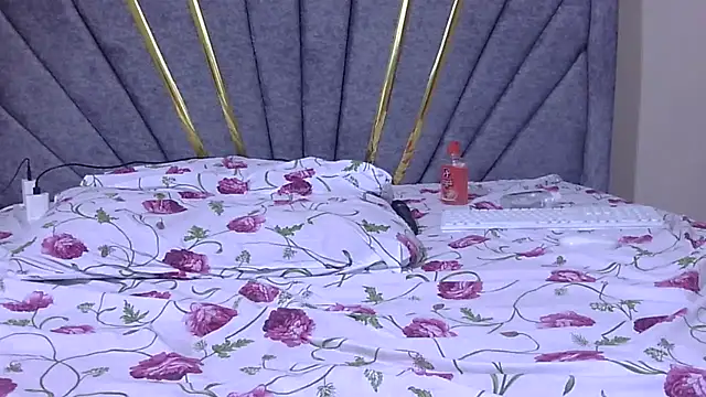 SHYNNYBLAQASS's cam snapshot