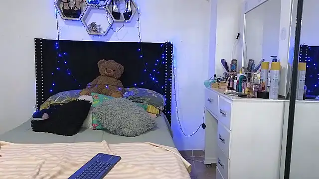 charlotte_077's cam snapshot