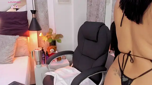 Megan-8's cam snapshot