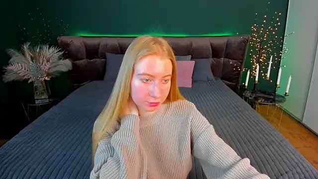 Alina_Blonde's cam snapshot