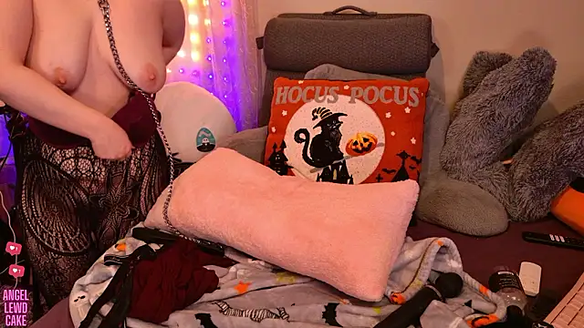 Angel-Lewd-Cake's cam snapshot