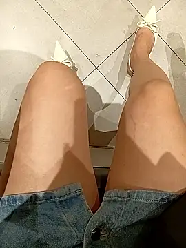 Baby-Linh's cam snapshot