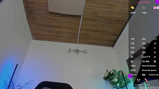 tyler_jones_'s cam snapshot