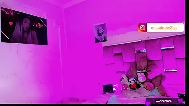 Mia_Castro_xx's cam snapshot