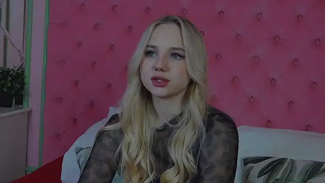 Sky_Cutie live sex cam