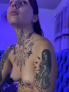 Izy_cute_ live sex cam