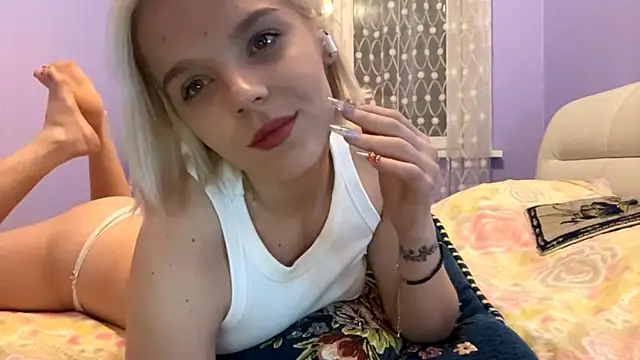 Scarlet_cat's cam snapshot