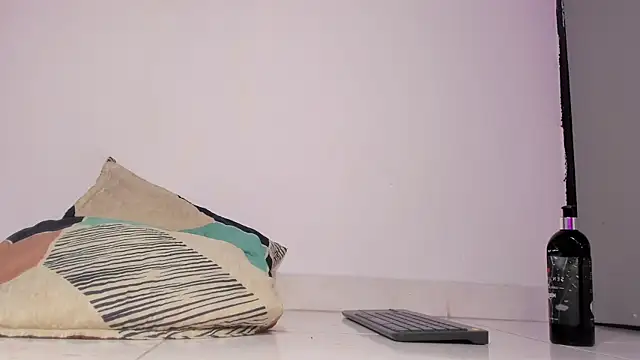 Selena_fox7 live sex cam