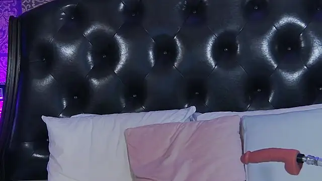 KendraMaxx live sex cam