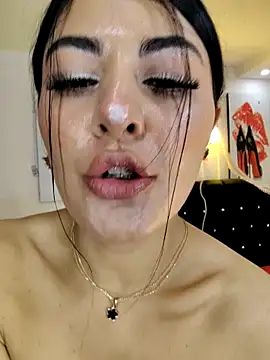 ValeNiitaLuv live sex cam