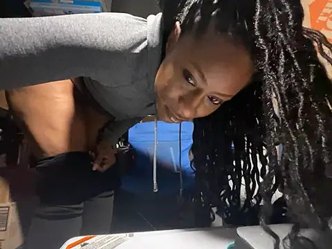 wynterheat live sex cam