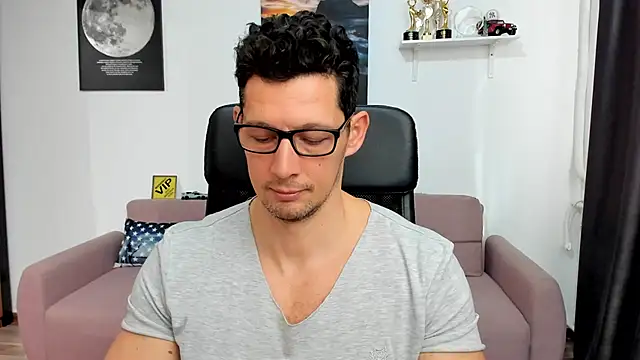 BrutusK08 live sex cam