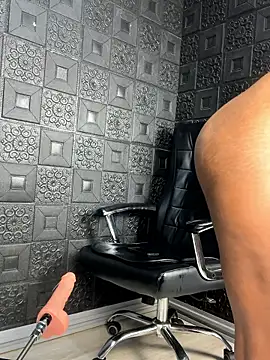 PinkyMoon's cam snapshot