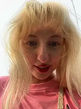 RonnieKiss live sex cam