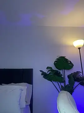 charlotteeruss's cam snapshot