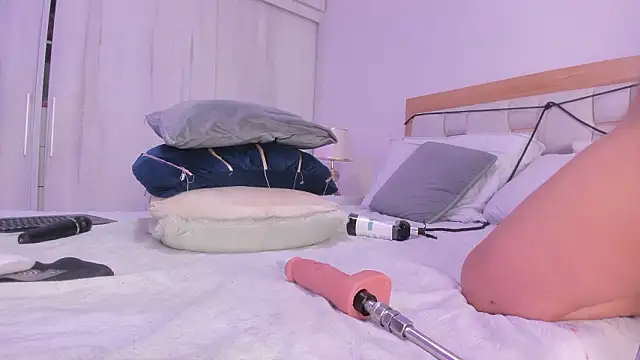 megan_rous_'s cam snapshot