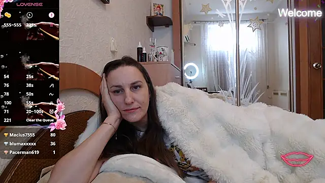 Yevgeshka-Milashka live sex cam