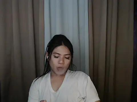 Kisses-For-You live sex cam