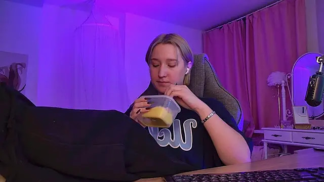 CinBellamy's cam snapshot