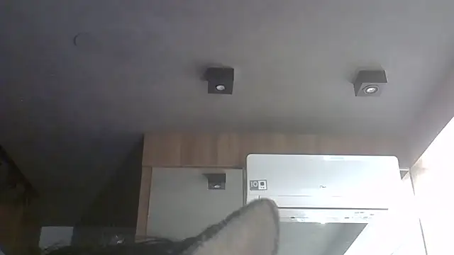 SkinnyKitten live sex cam