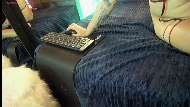 daenerys_11's cam snapshot