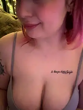 KellyMoors live sex cam