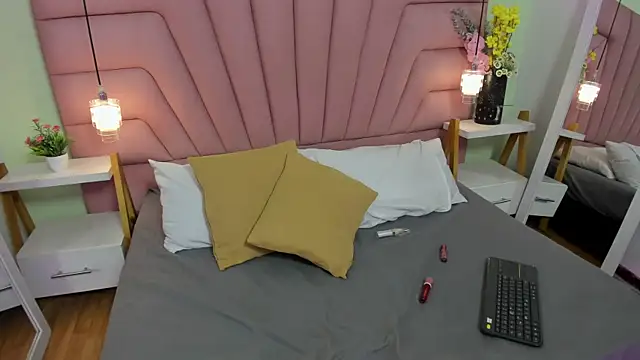 Kim_Luna1's cam snapshot