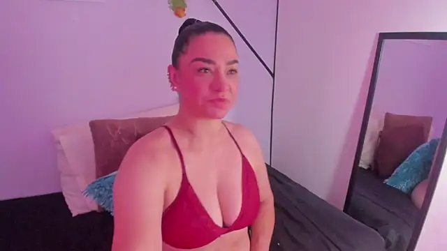 GabyShine's cam snapshot