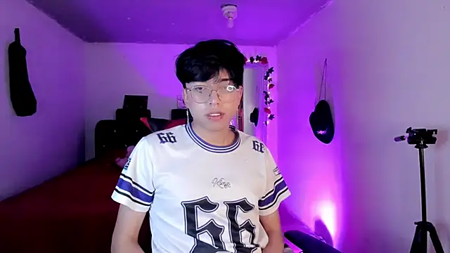 AnggelONfiree's cam snapshot