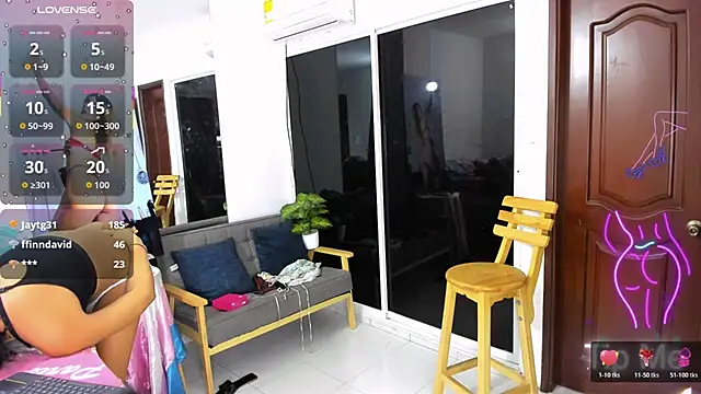 zou_quira's cam snapshot