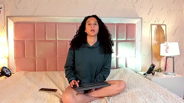 ArisSerrat's cam snapshot