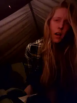 GoldenFlameGoddess live sex cam