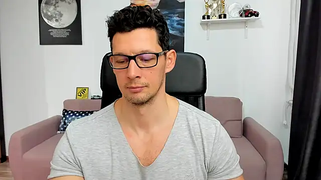 BrutusK08 live sex cam