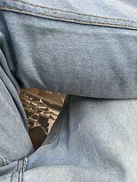 Risky_adventures's cam snapshot