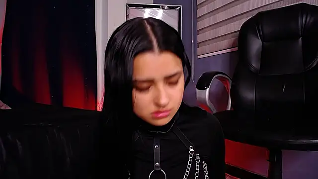 Emilyy05_'s cam snapshot