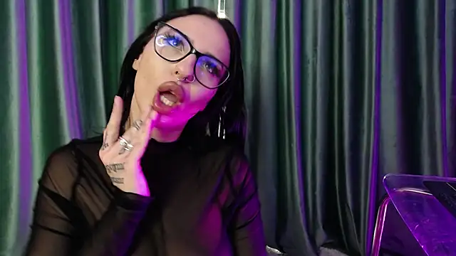 RavenFoxxy's cam snapshot