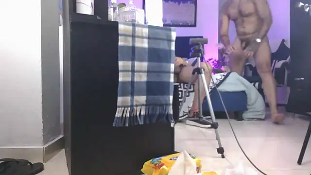 Adil_aminn's cam snapshot