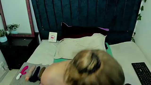 alaha_evans's cam snapshot